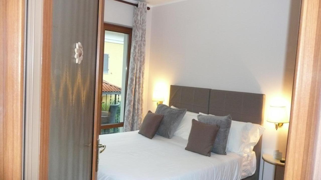 Residence Villa Margherita Канобио Екстериор снимка