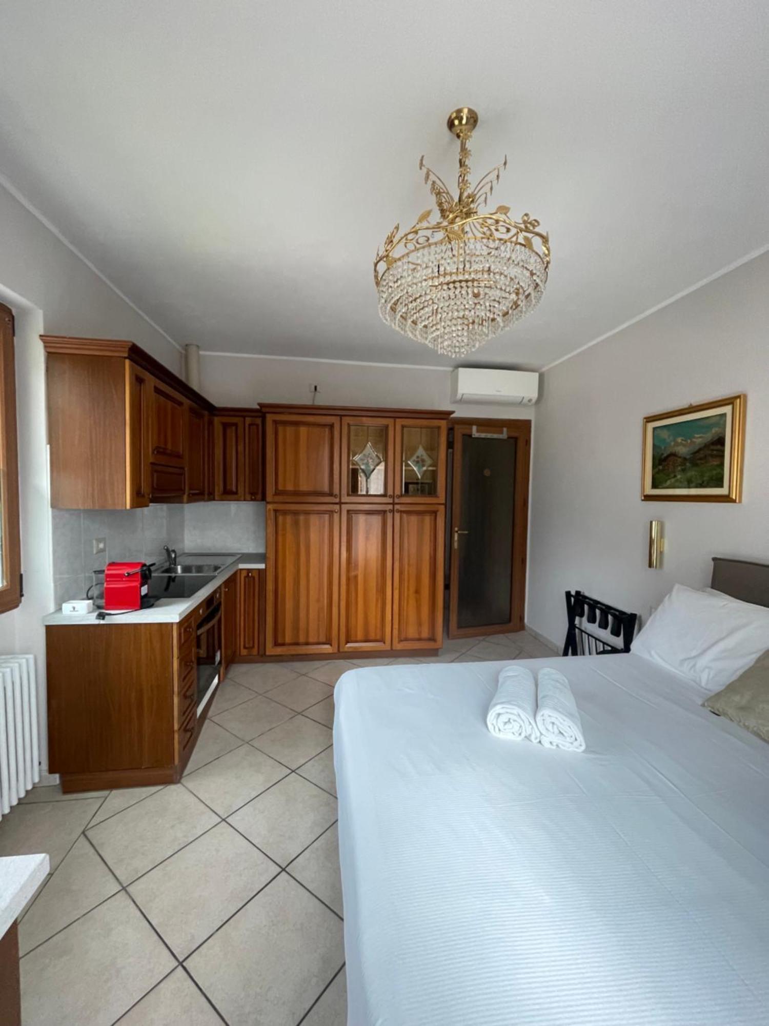 Residence Villa Margherita Канобио Екстериор снимка