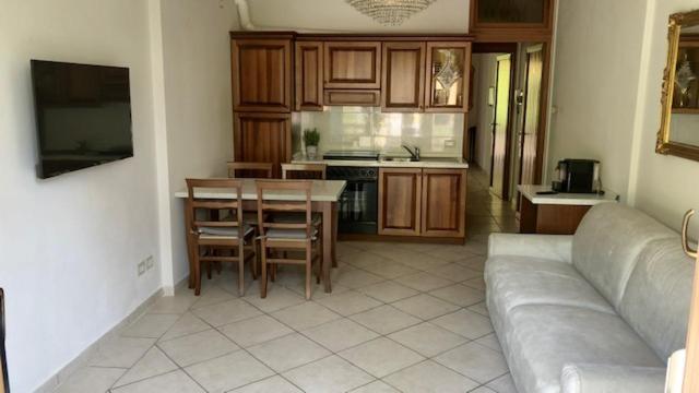 Residence Villa Margherita Канобио Екстериор снимка