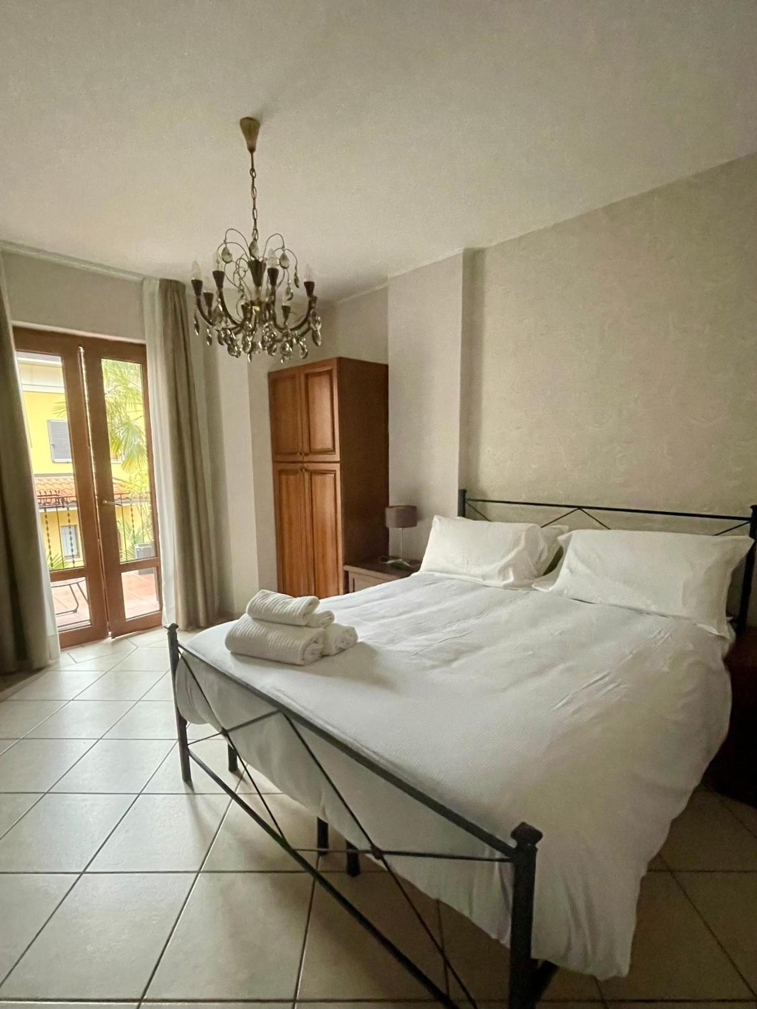 Residence Villa Margherita Канобио Екстериор снимка