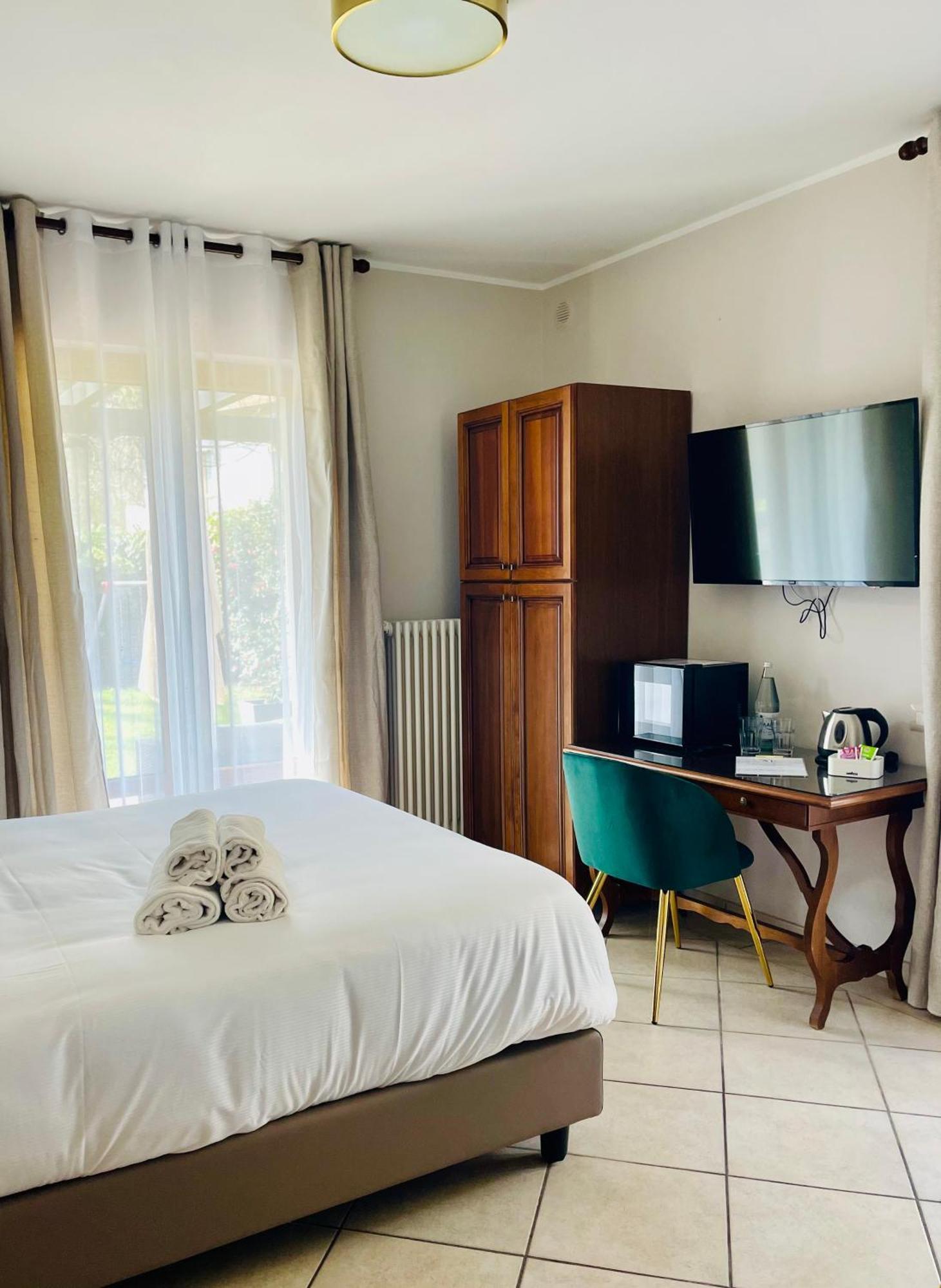 Residence Villa Margherita Канобио Екстериор снимка