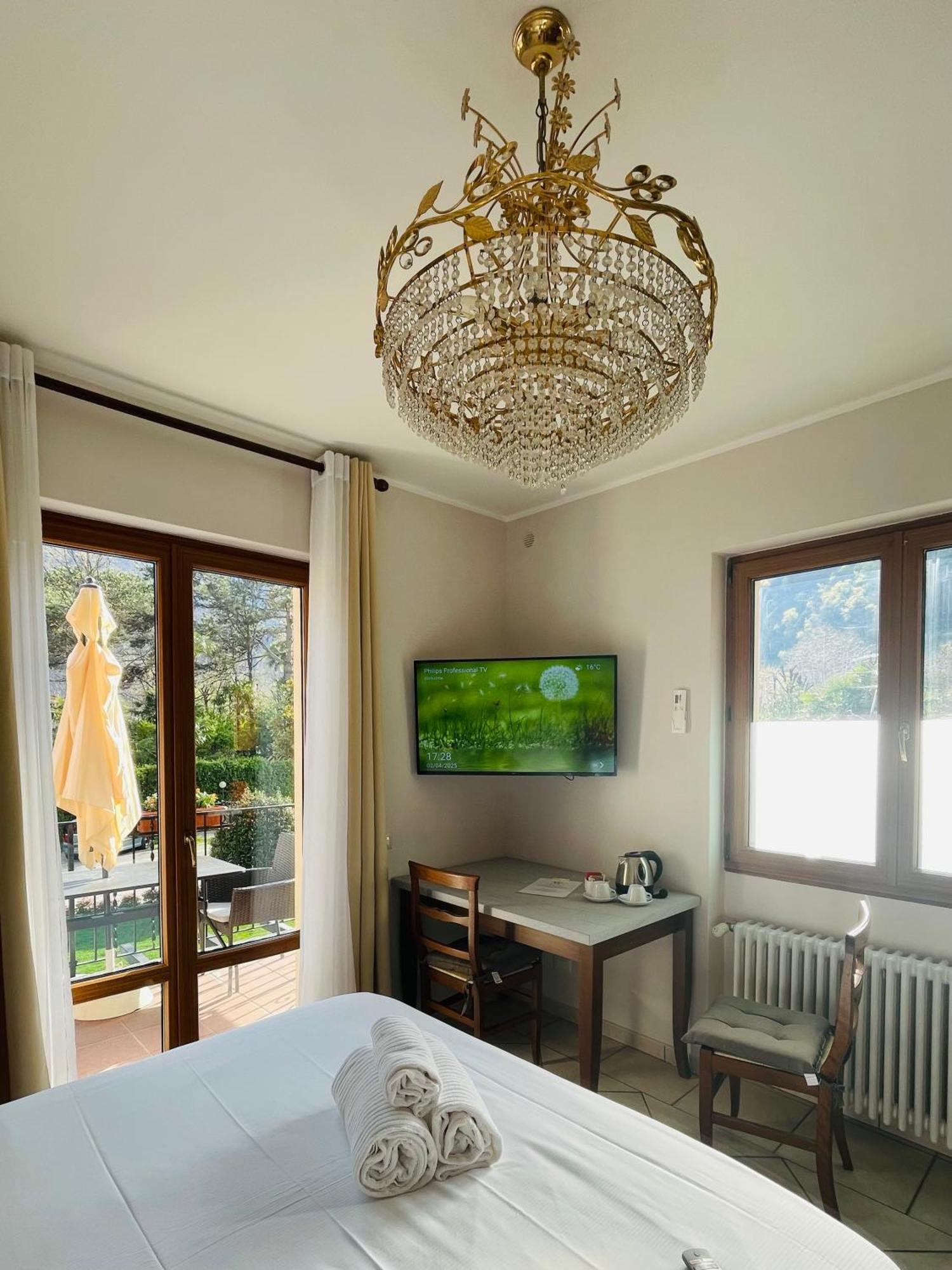 Residence Villa Margherita Канобио Екстериор снимка